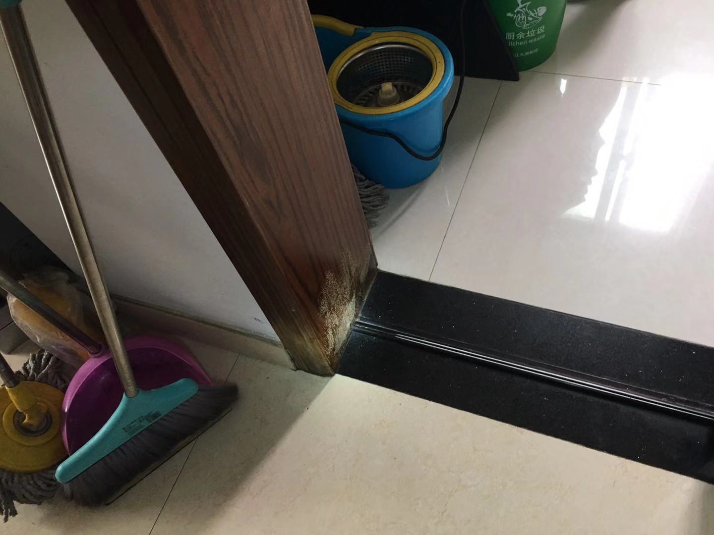 卫生间渗漏水