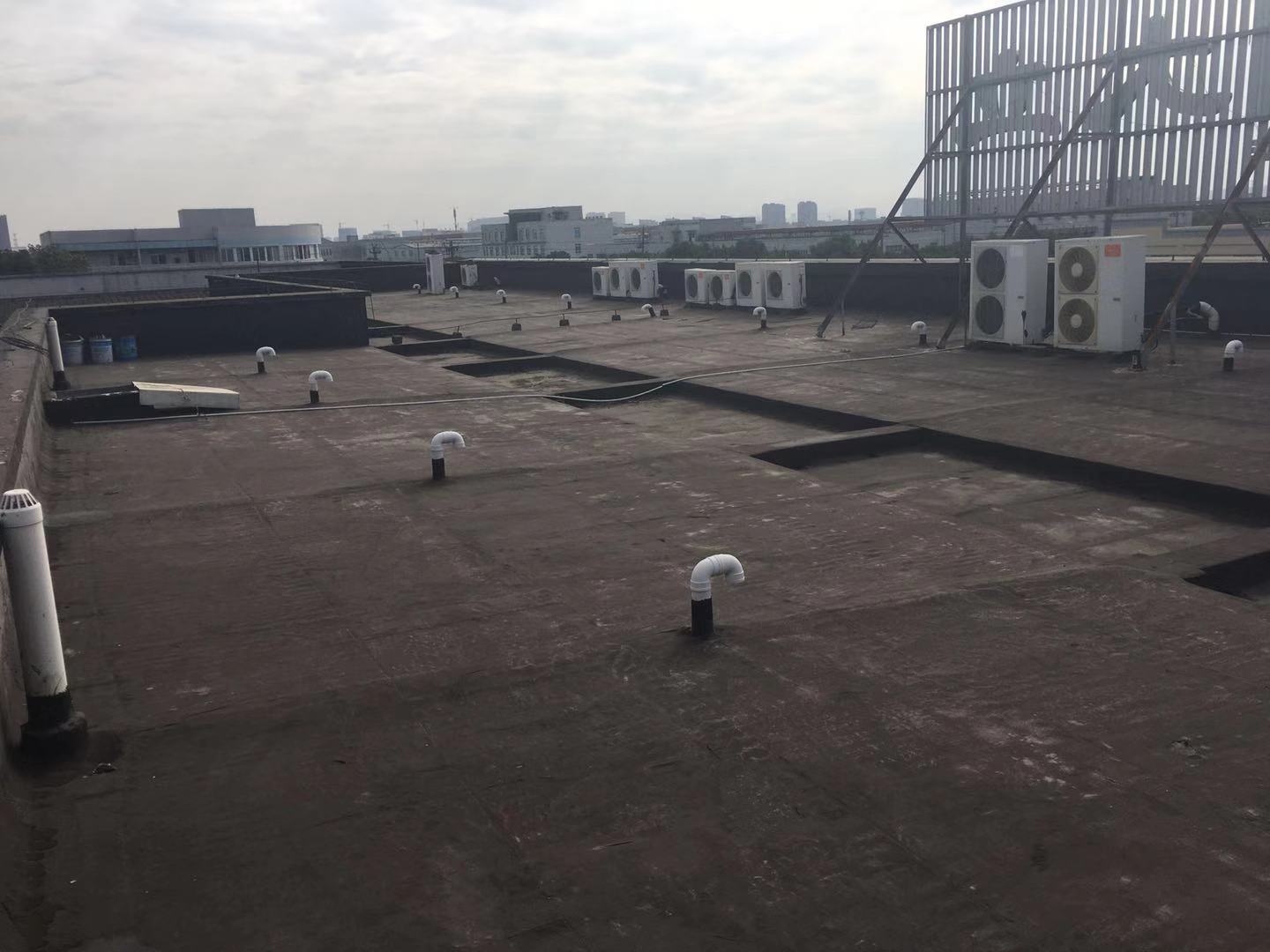 屋顶漏水施工前后对比图