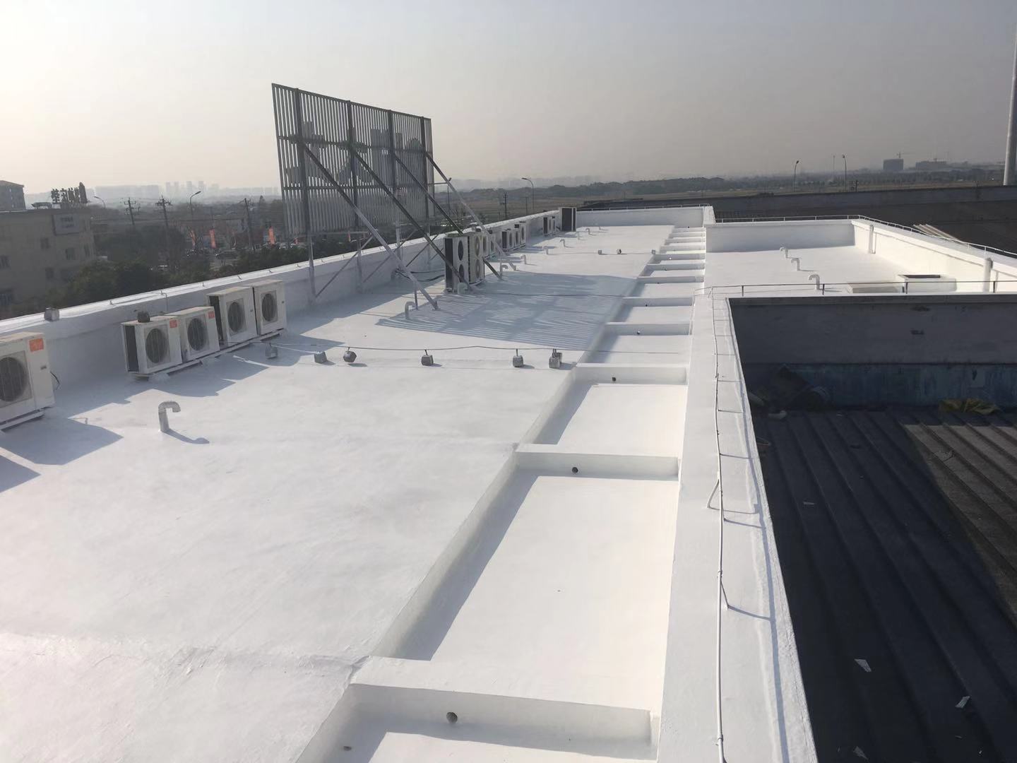 屋顶漏水施工前后对比图