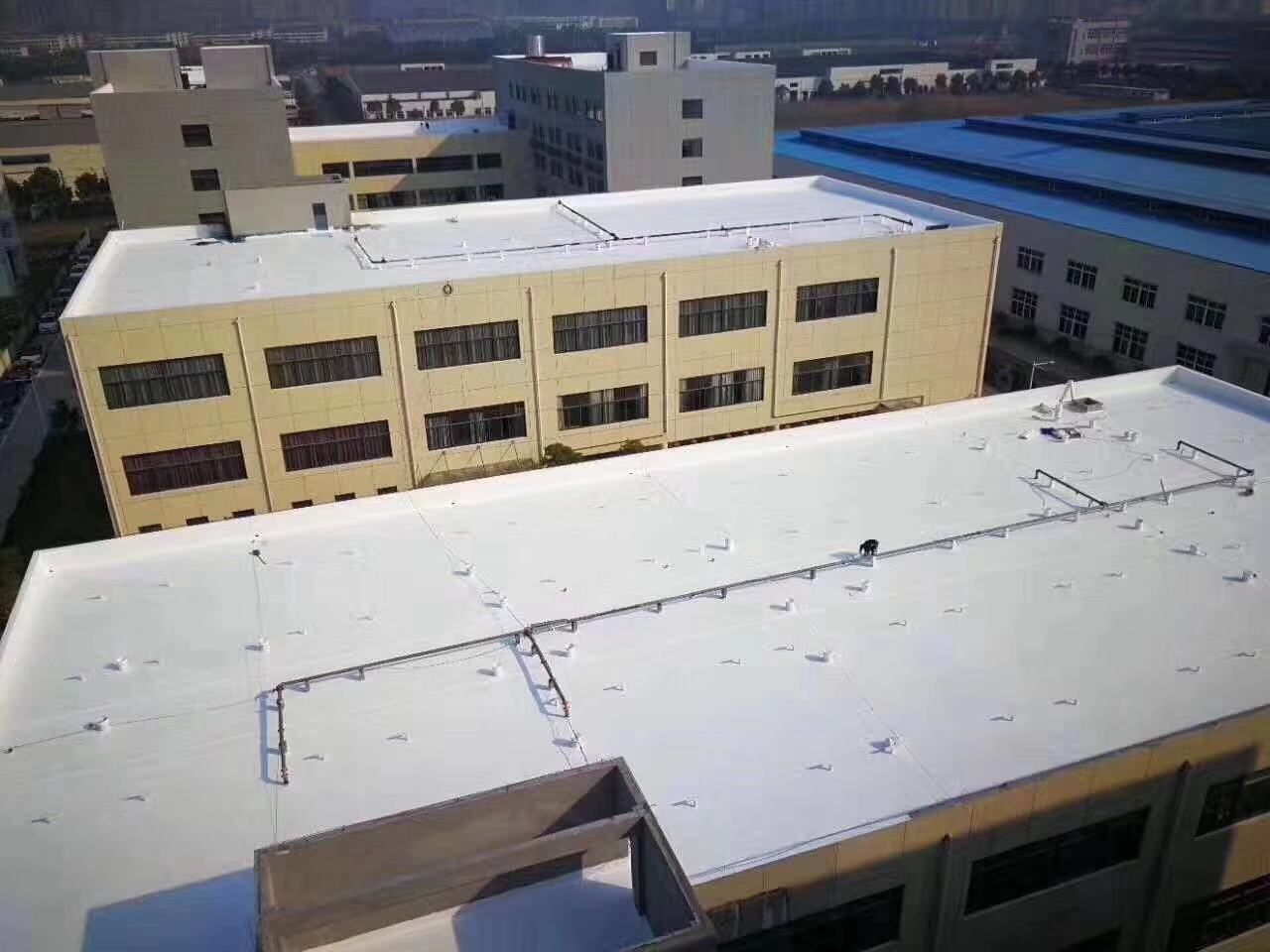 屋顶漏水施工前后对比图